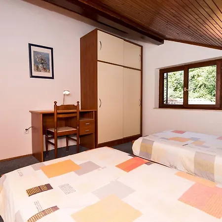 Apartment Sr - Two-bedroom With Balcony And Sea View